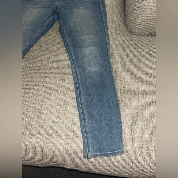 Old Navy Light Blue Super Skinny Jeans - Picture 2 of 5
